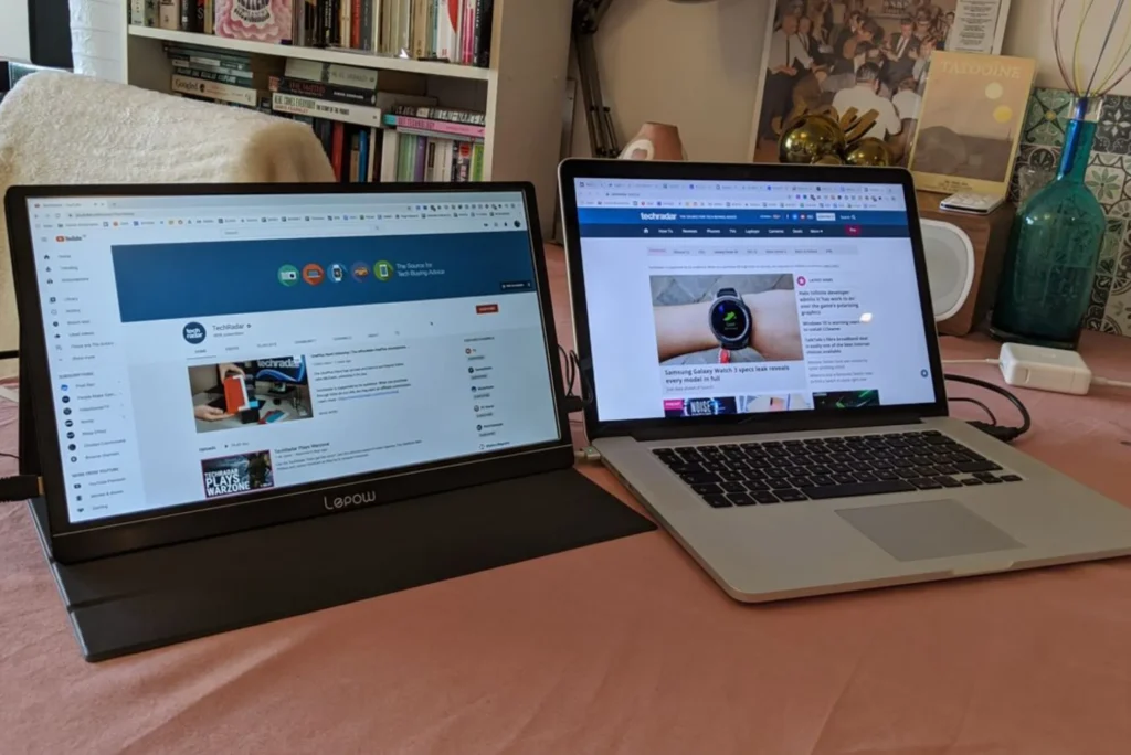What are the Advantages of Using a Portable Screen