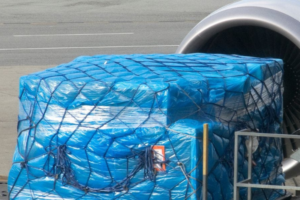 Comprehensive Guide to Door to Door Cargo from Dubai to Pakistan: Key Benefits and Comparisons