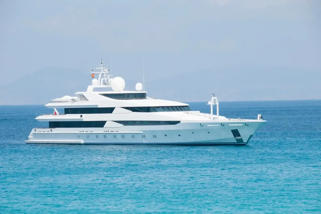 Guide to Yacht Rental Dubai and Beyond